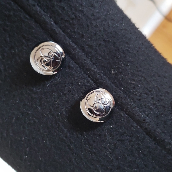 A spring coat - Picture 4 of 6